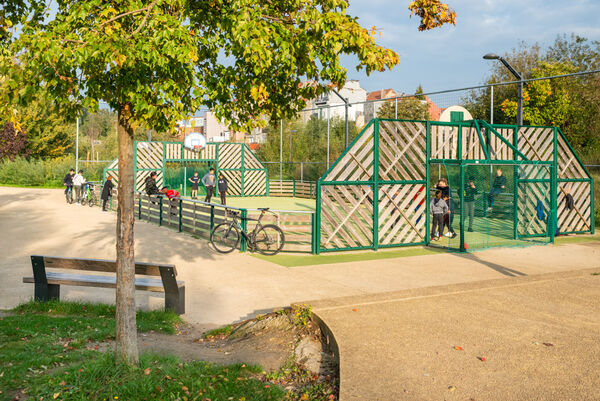 Terrain omnisport