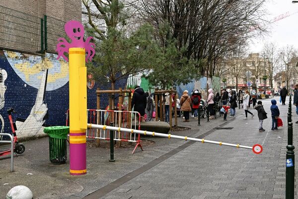 Exemple de rue scolaire de l'école primaire Toots Thielemans à Molenbeek-Saint-Jean 